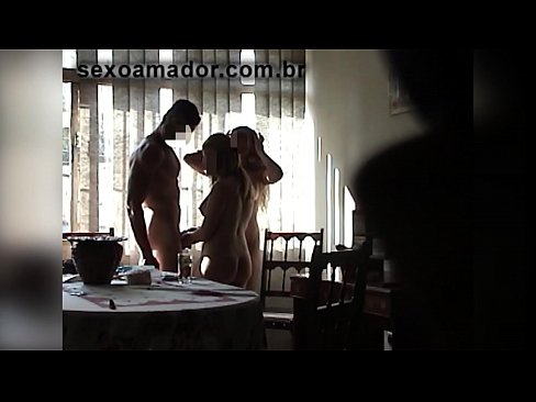 ❤️ Seksualni prijatelji pozivaju divovskog muškarca i trojku s njim ❌ Analni video kod nas ❤